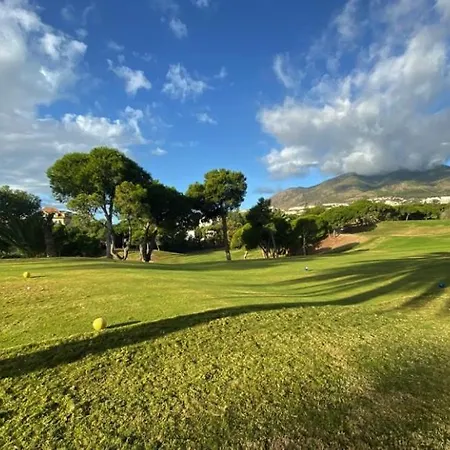Luxury In Benalgolf Close To The Beach アパート *