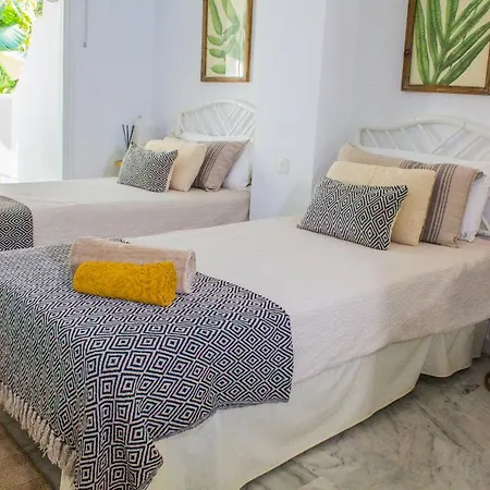 Luxury In Benalgolf Close To The Beach ベナルマデナ